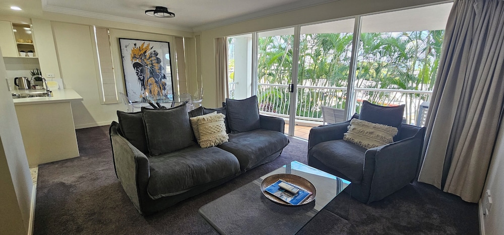 Broadbeach Holiday Apartments 25/50