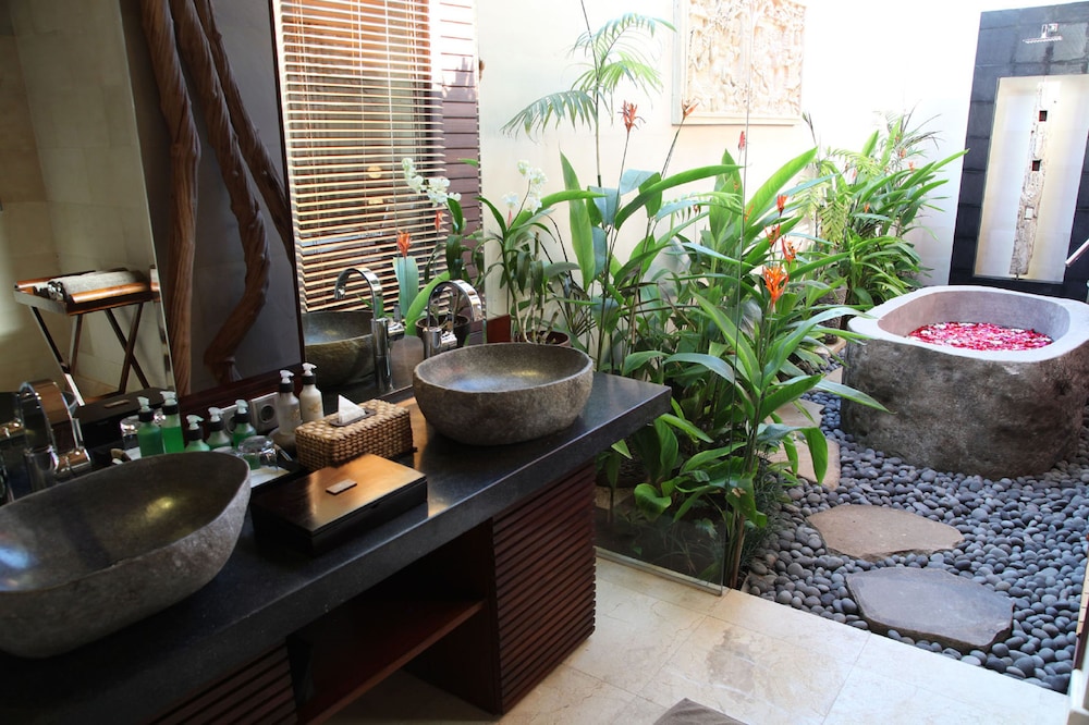 The Griya Villas And Spa 41/68