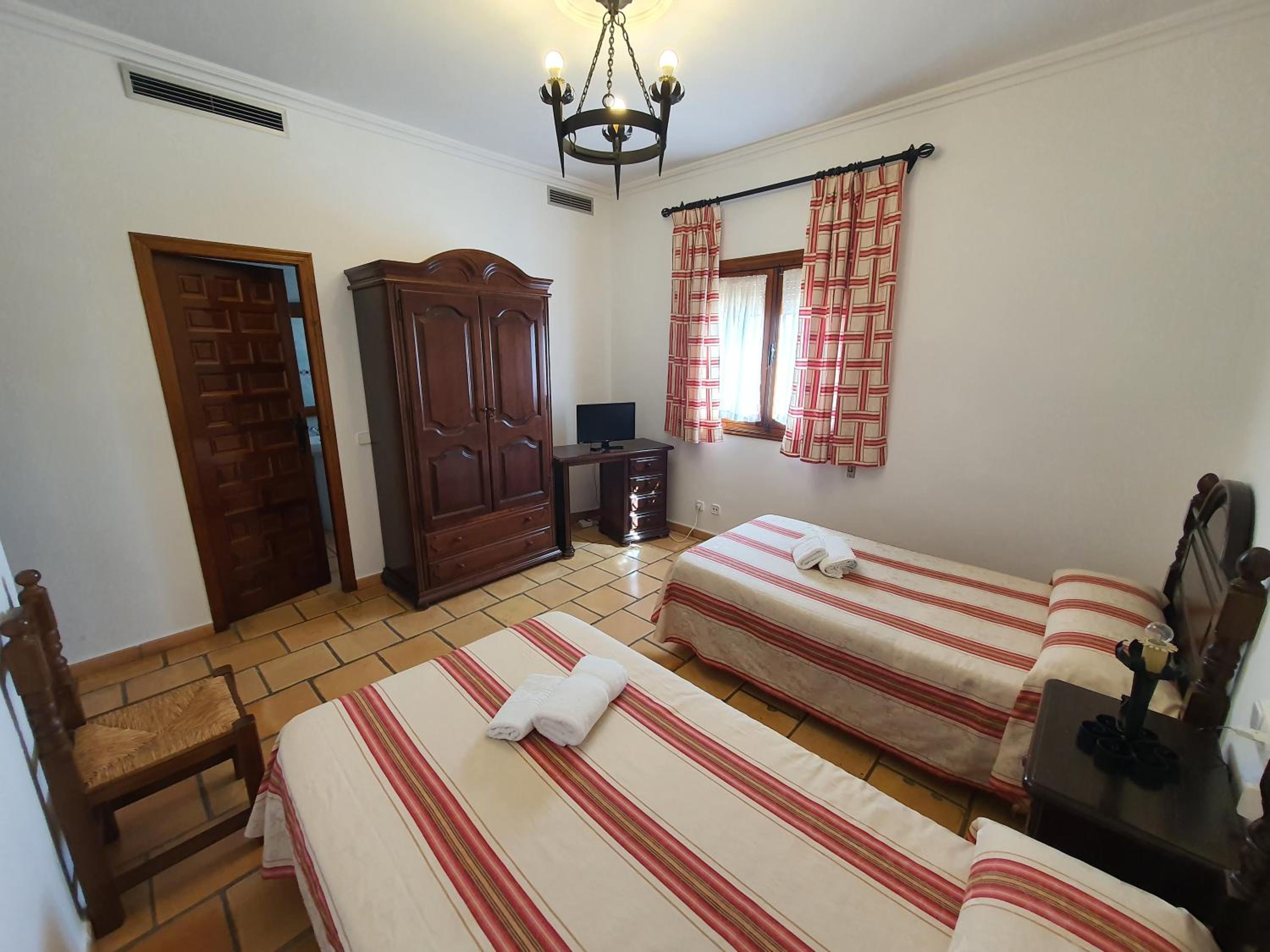 Hostal Venta Tomas 15/28