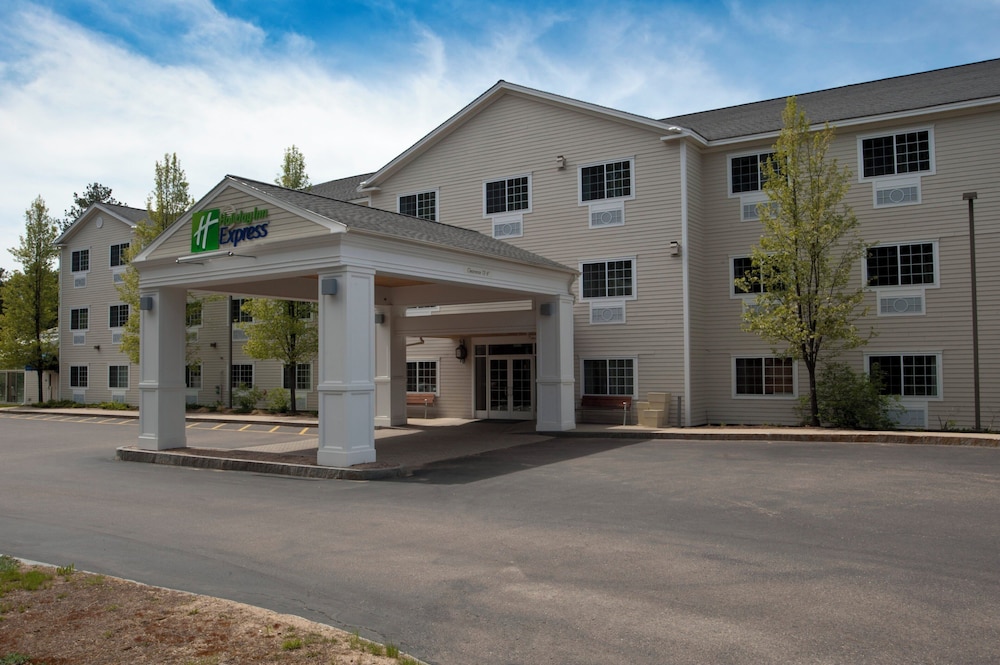 Holiday Inn Express Hotel and Suites North Conway, an IHG Hotel 3/32