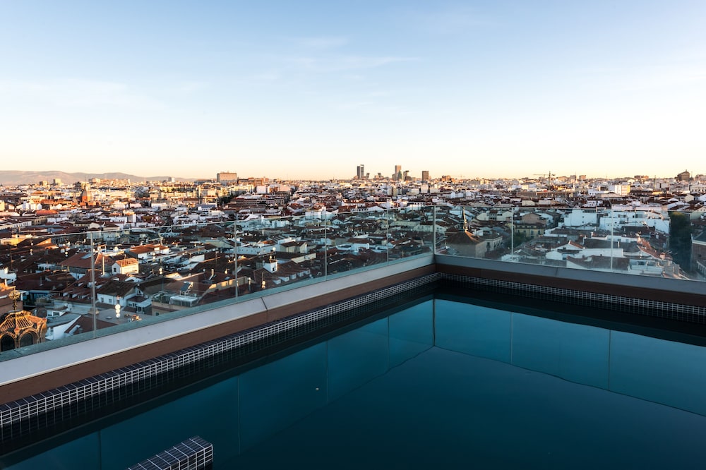 SmartRental Collection Gran Via Centric II 6/57