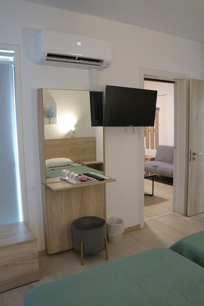 Layiotis Hotel Apartments 13/23