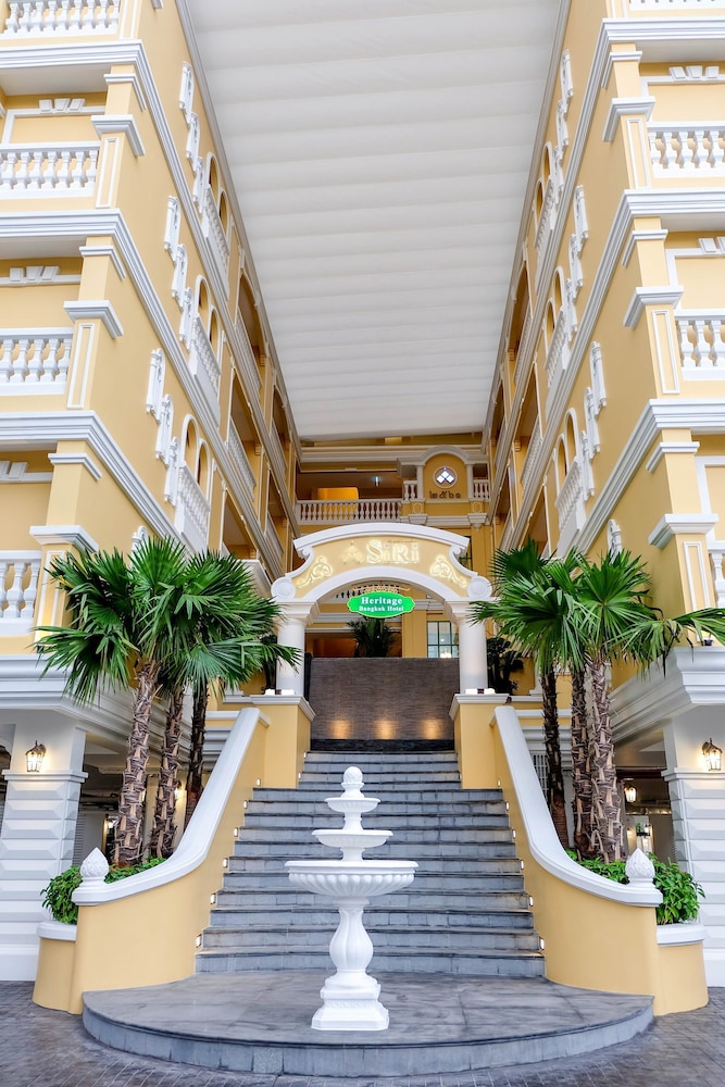 Siri Heritage Bangkok Hotel 10/71