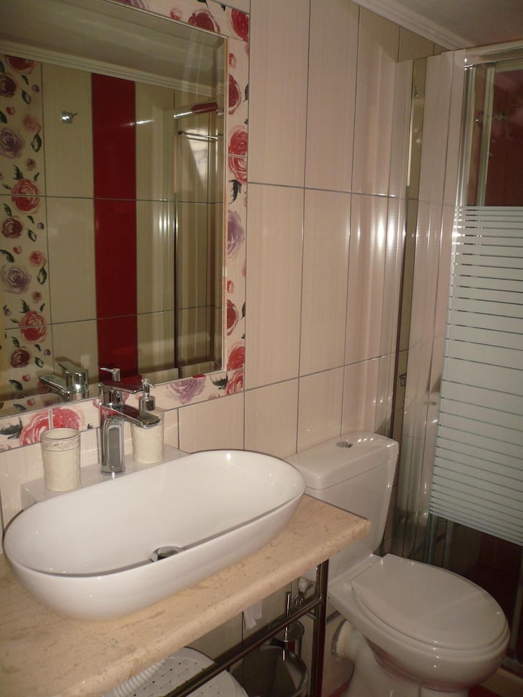 Avra Hotel 70/71