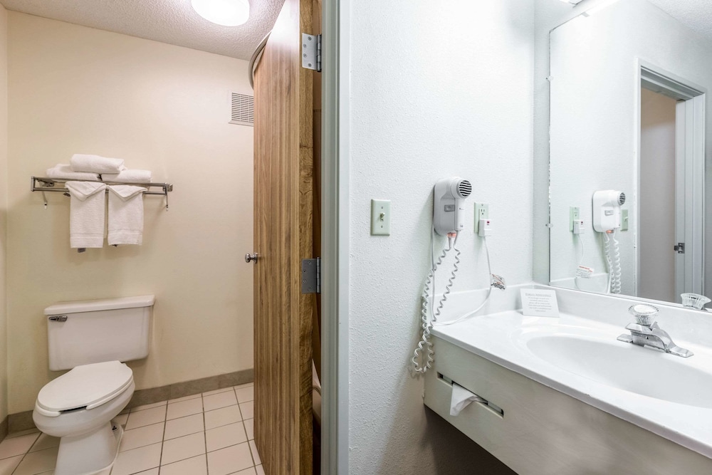Quality Inn Kearney NE 8/23