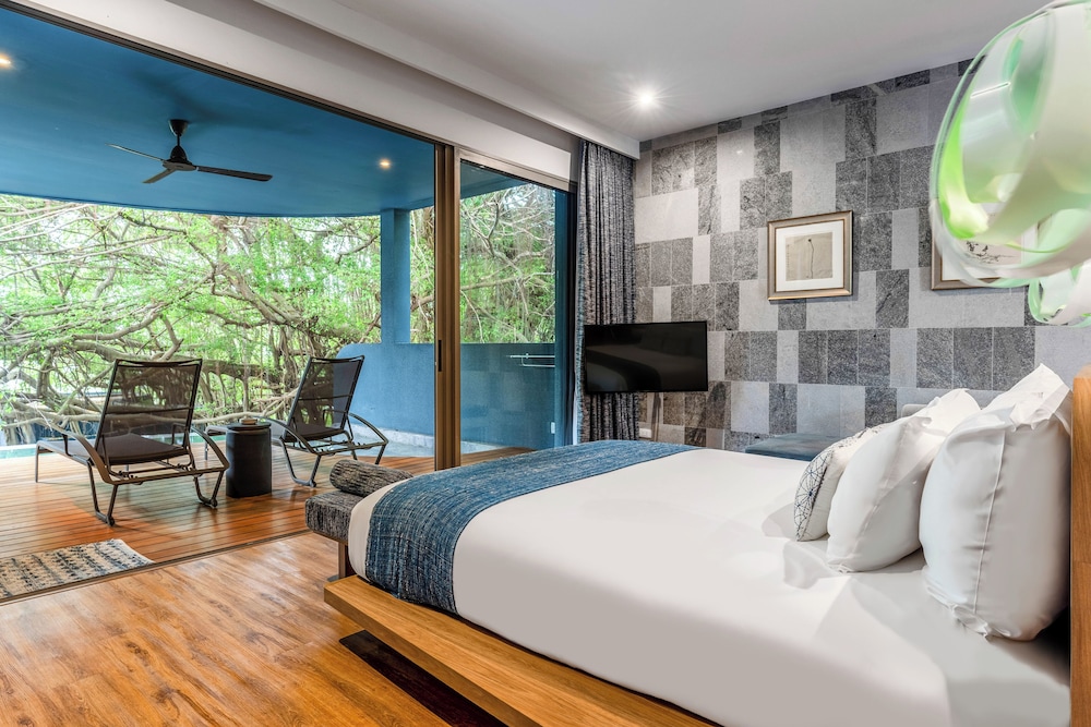 INTERIOR, BANYAN, POOL, VILLA, KING BED, WITH VIEW, PLUNGE POOL, BALCONY, BATHTUB