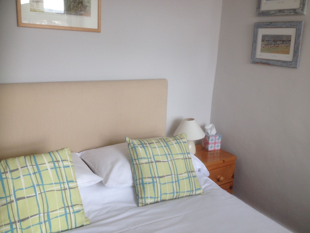 By The Sea Bed and Breakfast 10/39