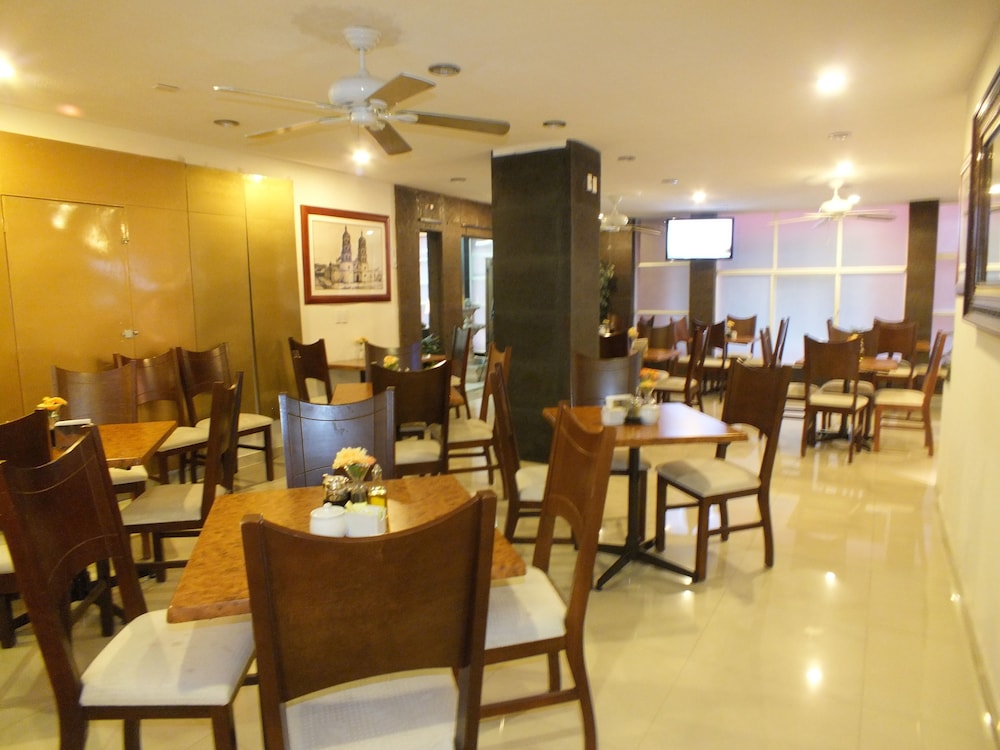 Hotel Rincón Real Suites 36/48