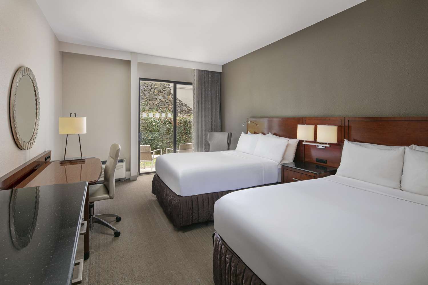 PREFERRED, 2 DOUBLE BEDS, BALCONY