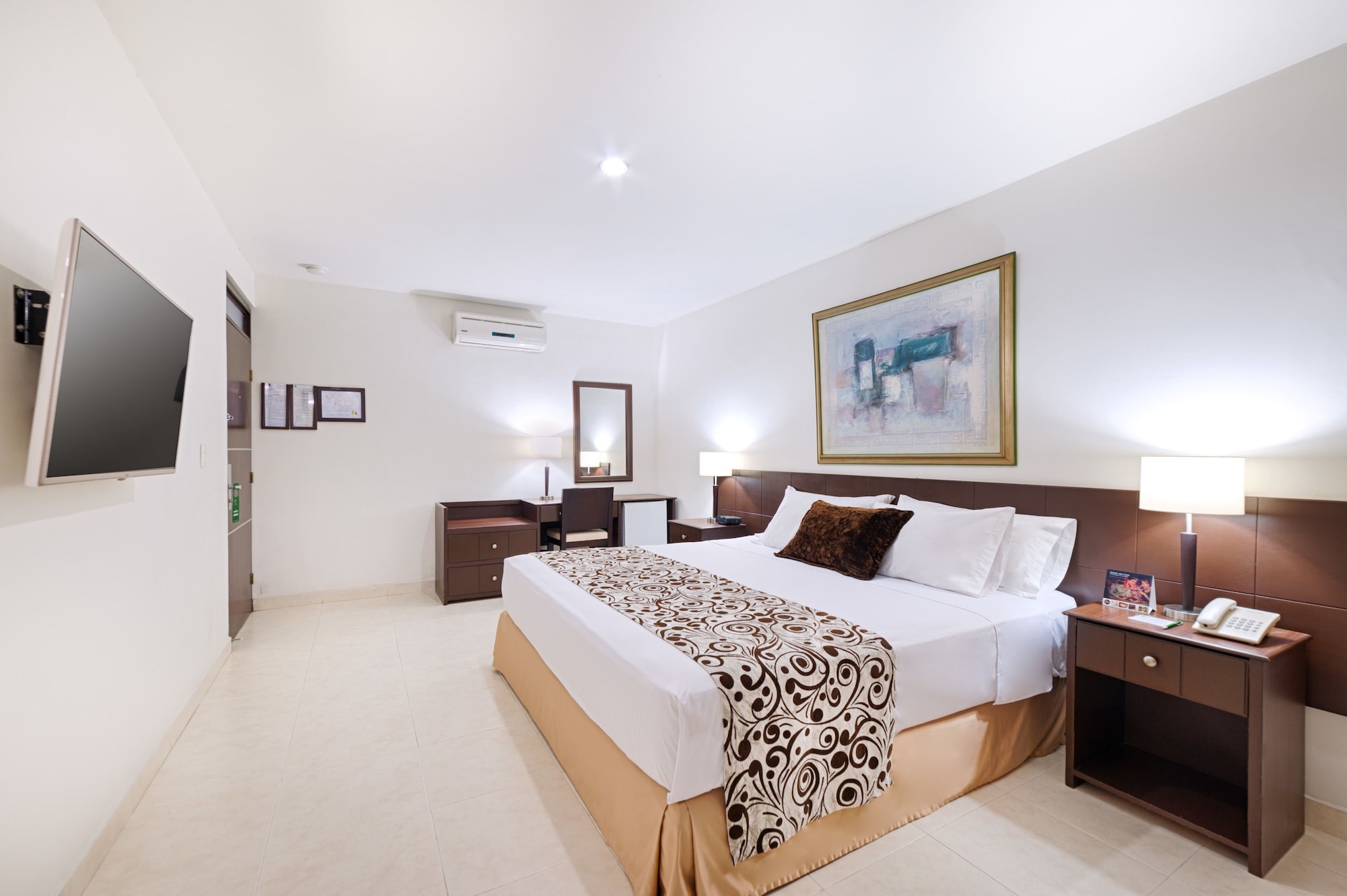 Senior, Suite, Queen Bed