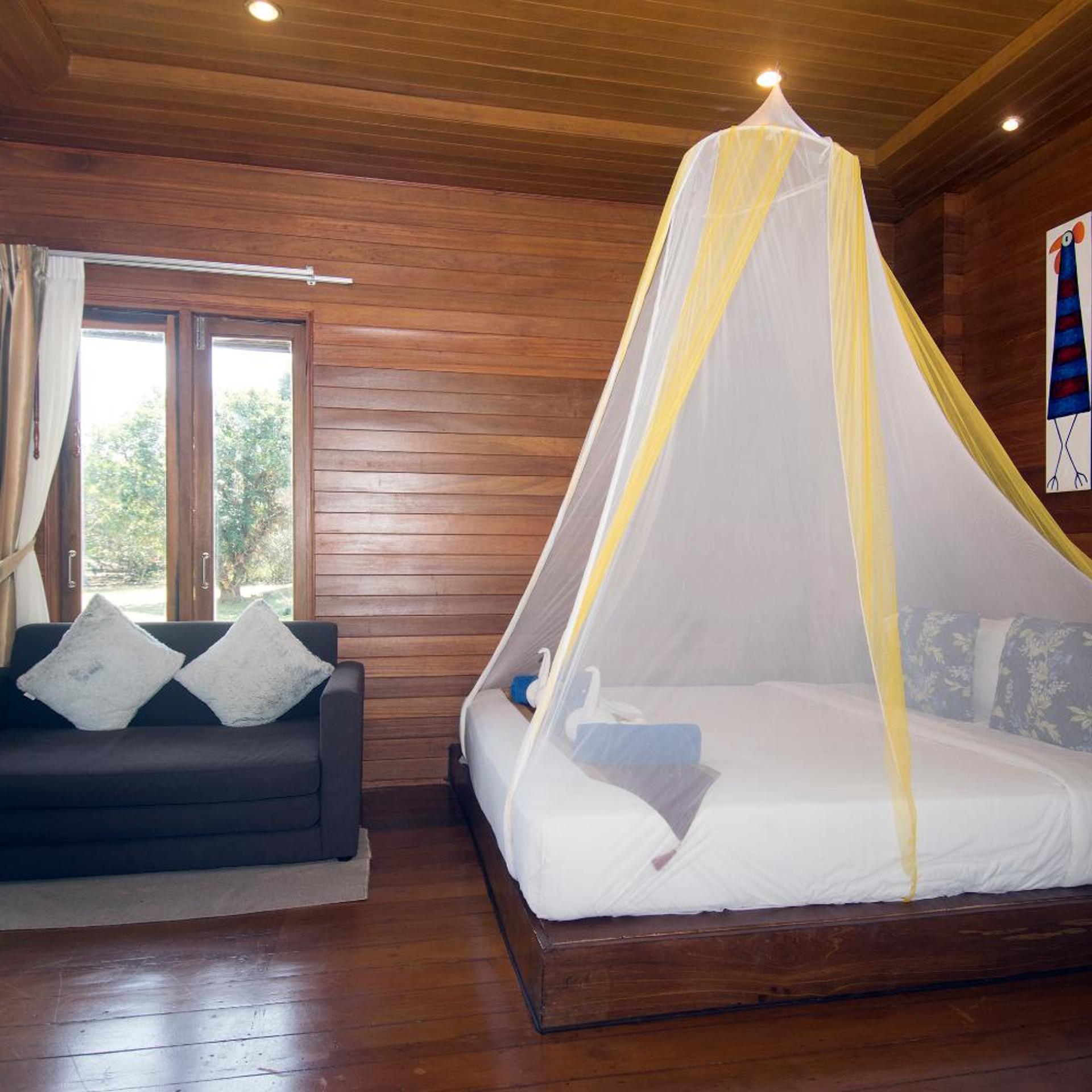 Honeymoon, Villa