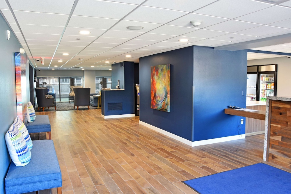 The Harborview, Ascend Hotel Collection 13/58