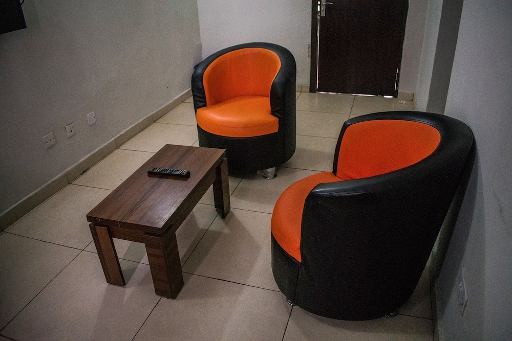 Dbi Guest House 24/50