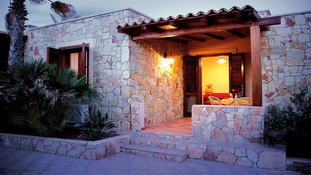 Oasis Hotel Residence and Resort 3/46