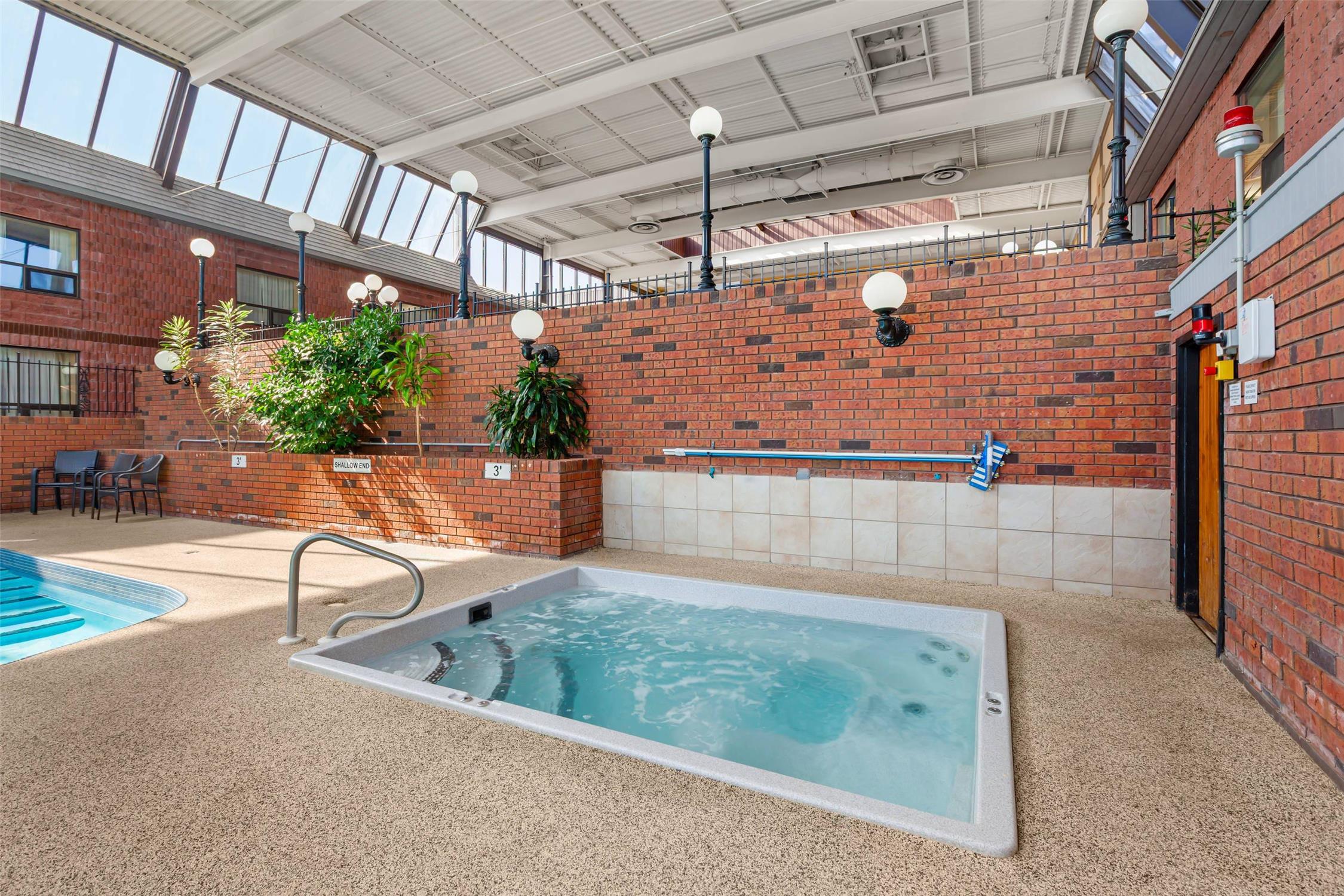 Quality Inn & Conference Centre Midland 30/54