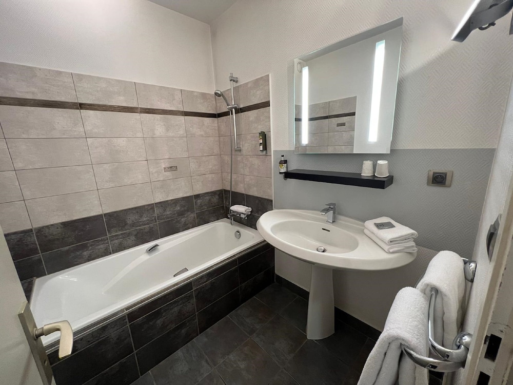 HOTEL SAINT-ROMAIN 13/58