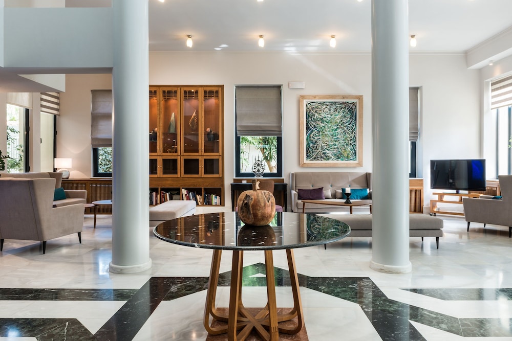 Avra City Boutique Hotel 41/43