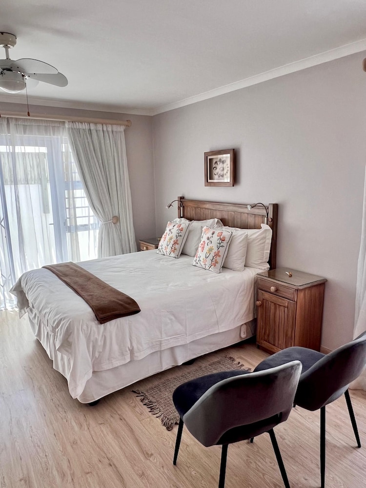 Baywatch Villa Guest House And Self Catering Accommodation 5/50