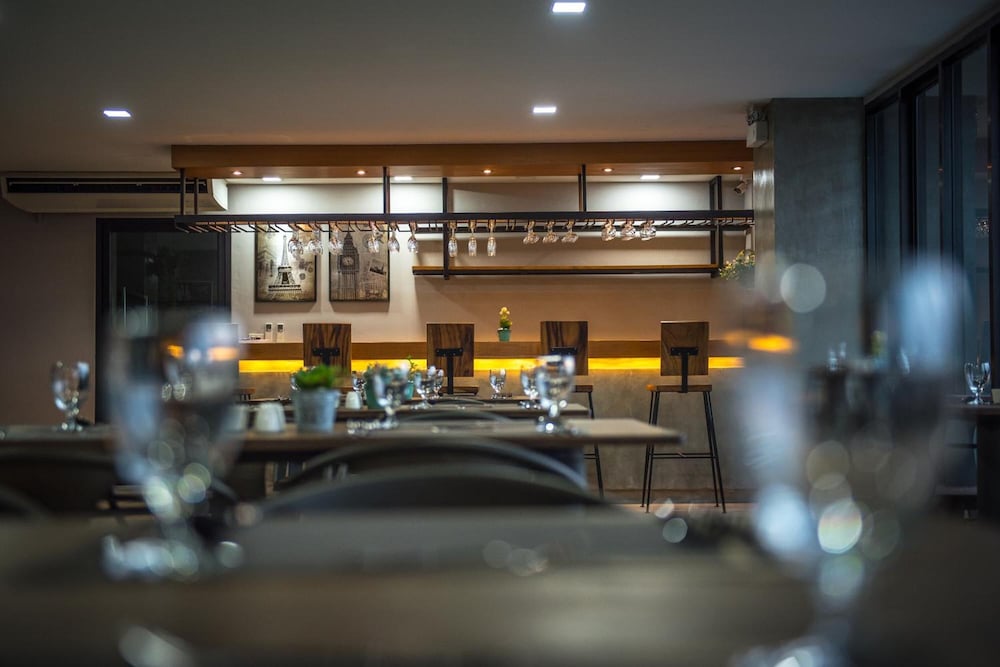 De V Loft Hotel 3/25