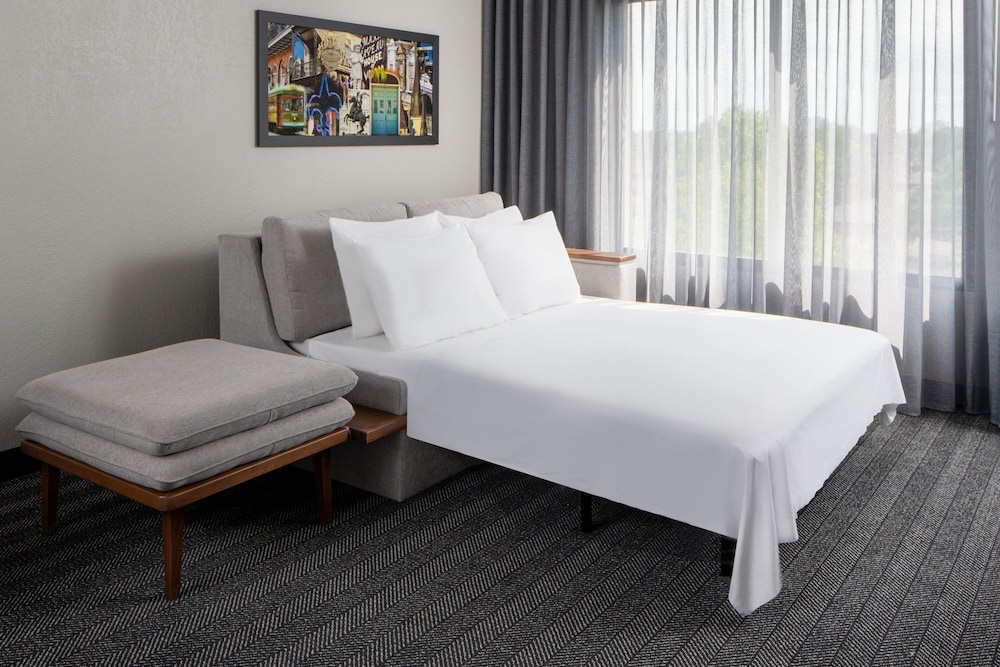 Courtyard By Marriott New Orleans Metairie 13/47