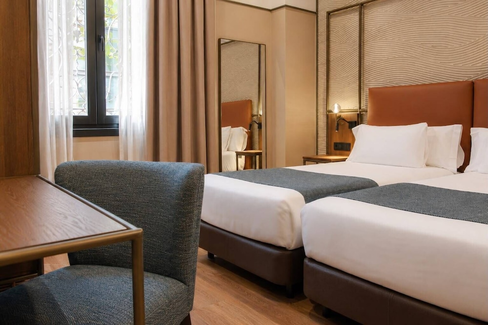 غرفة خارجية بسريرين منفصلين، Medinaceli Hotel 4/10