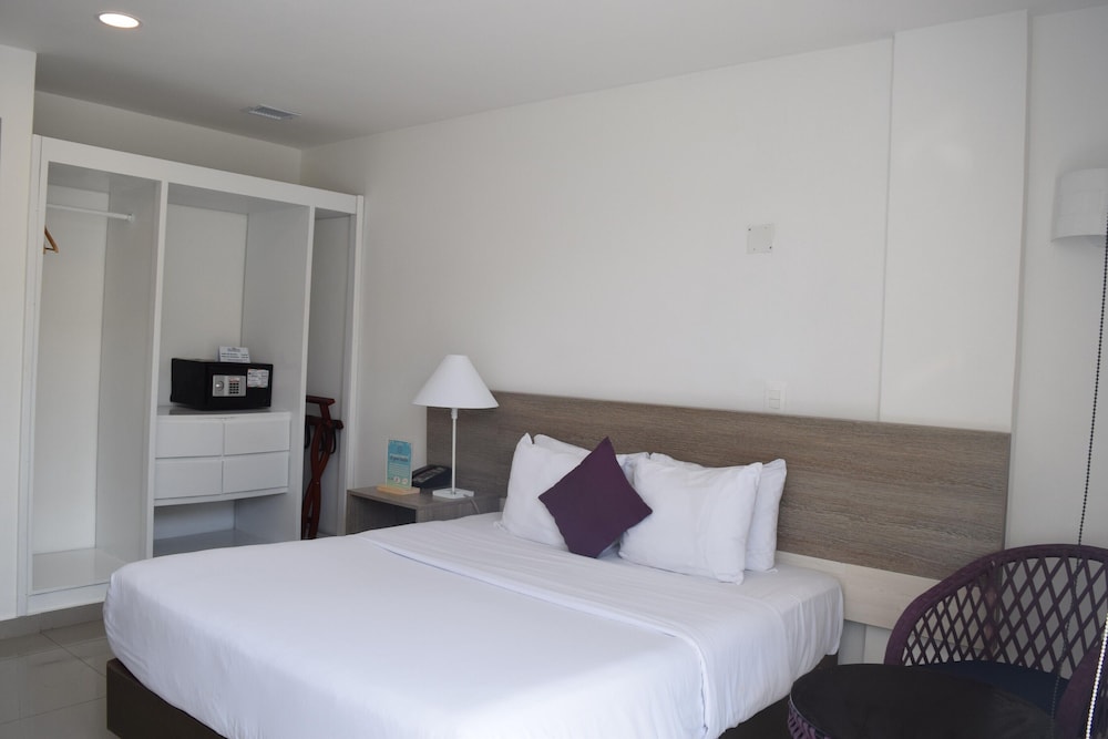 Decameron Maryland 9/50