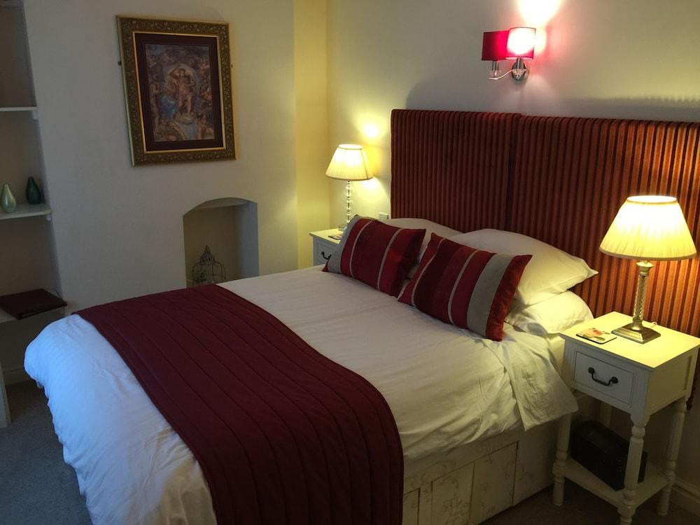 ISUITES Serviced Accommodation 2/23