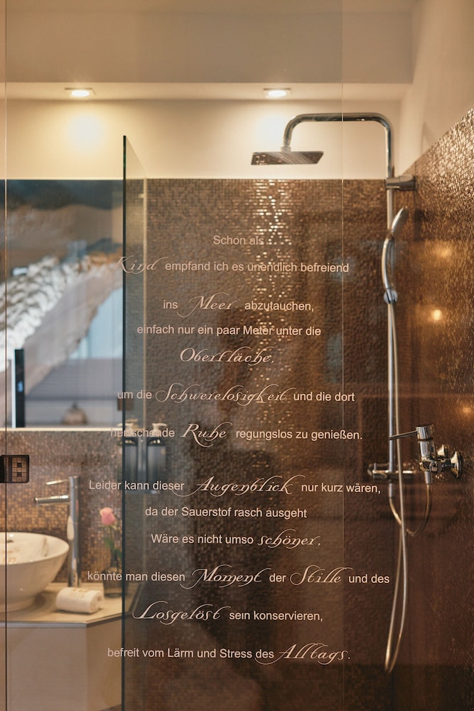 18Arts Hotel 36/49