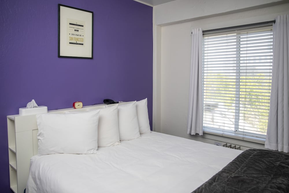 Edwardian Hotel 23/80