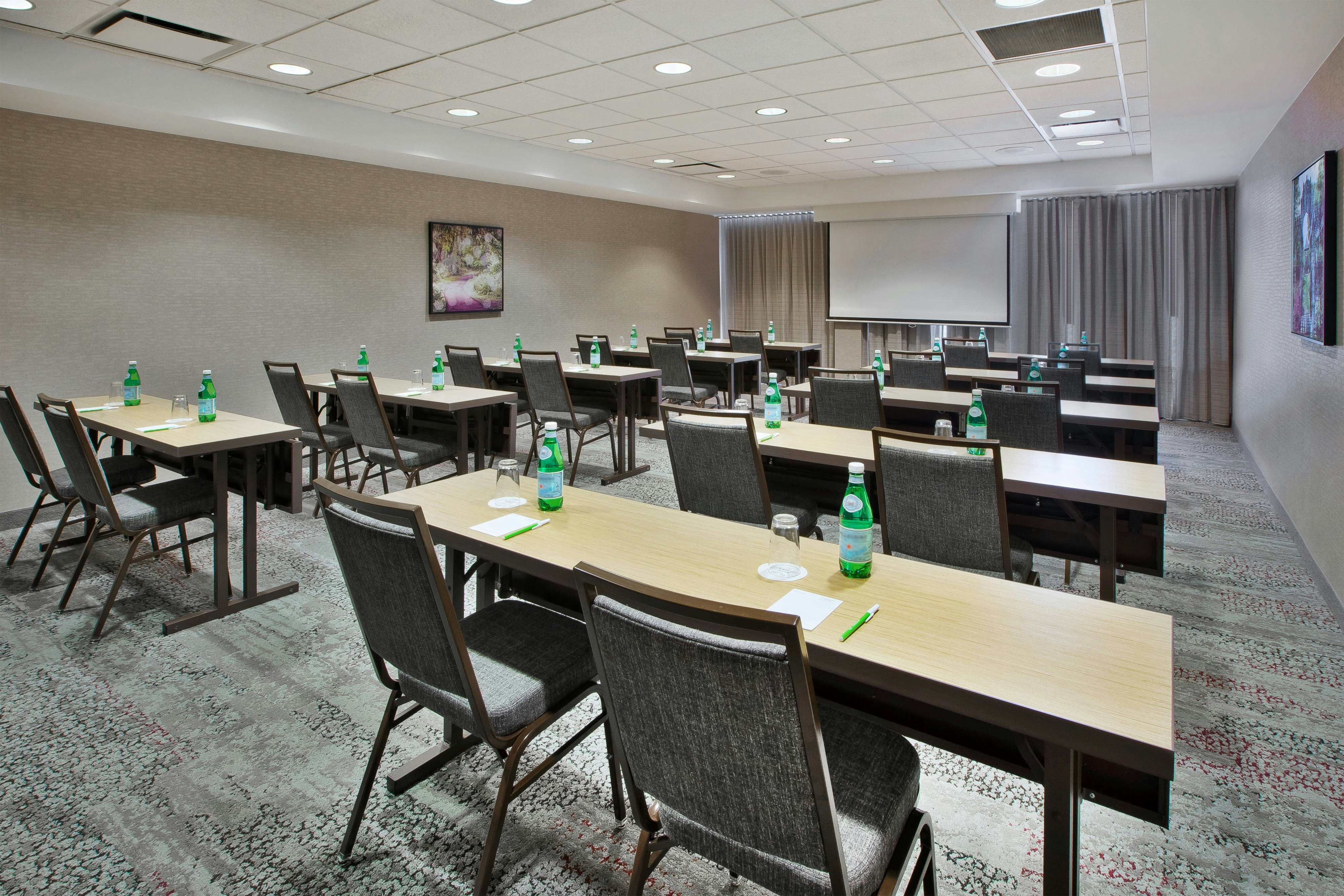 Courtyard Somerset by Marriott 13/17