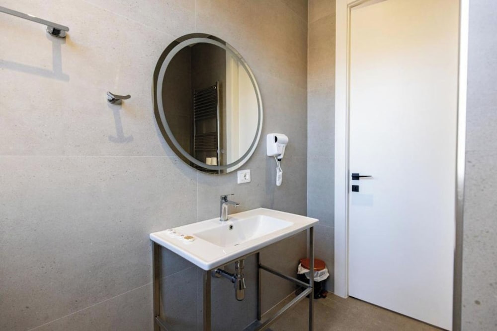 Oxygen Boutique Hotel Tirana 50/55