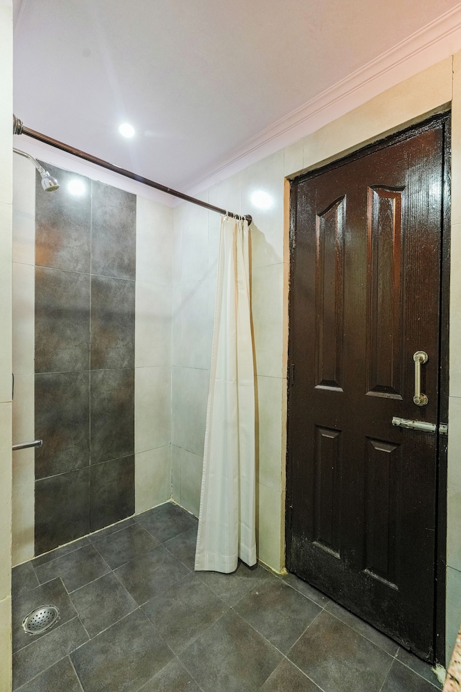 Hotel Ck International 32/50