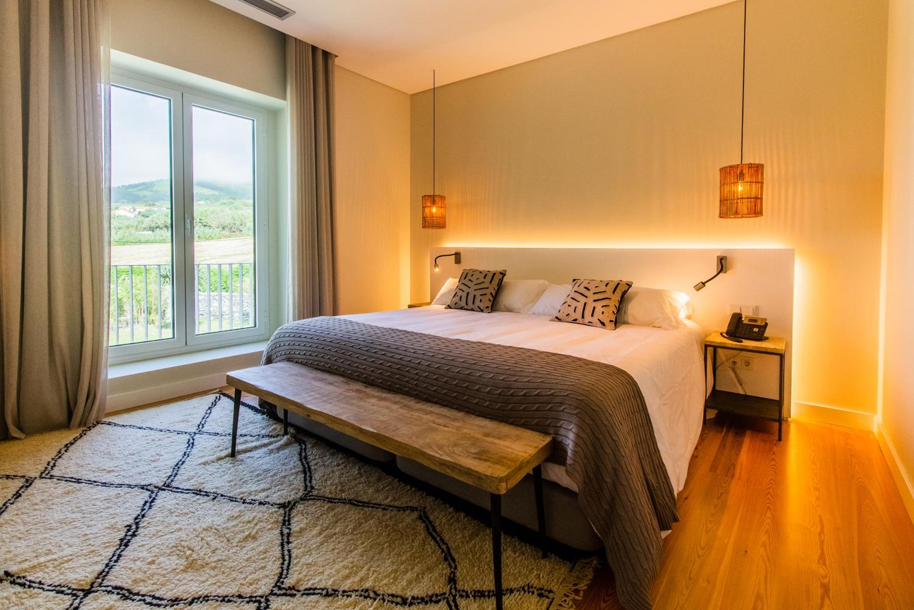 Room, Double or Twin Bed