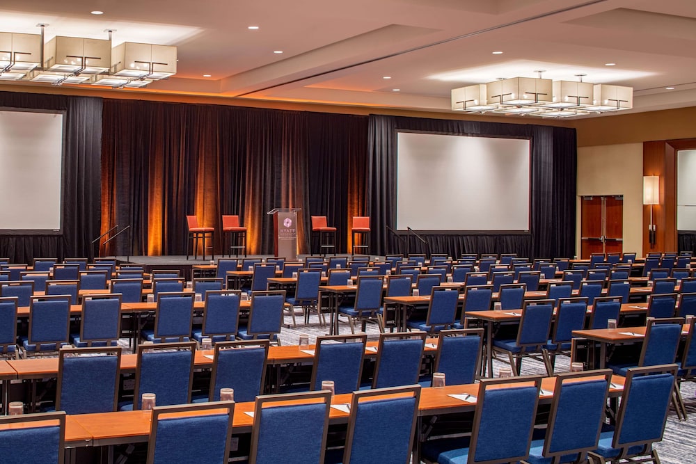 Hyatt Regency Crystal City 58/70