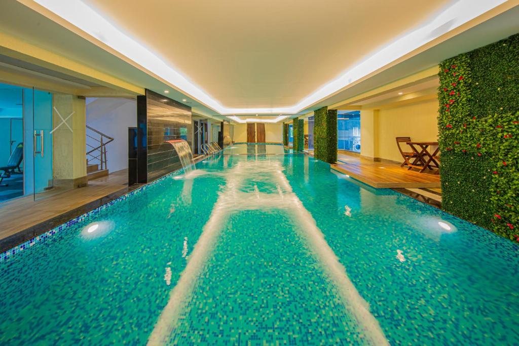 AR Suites Jewels Royale - Koregaon Park NX 17/31