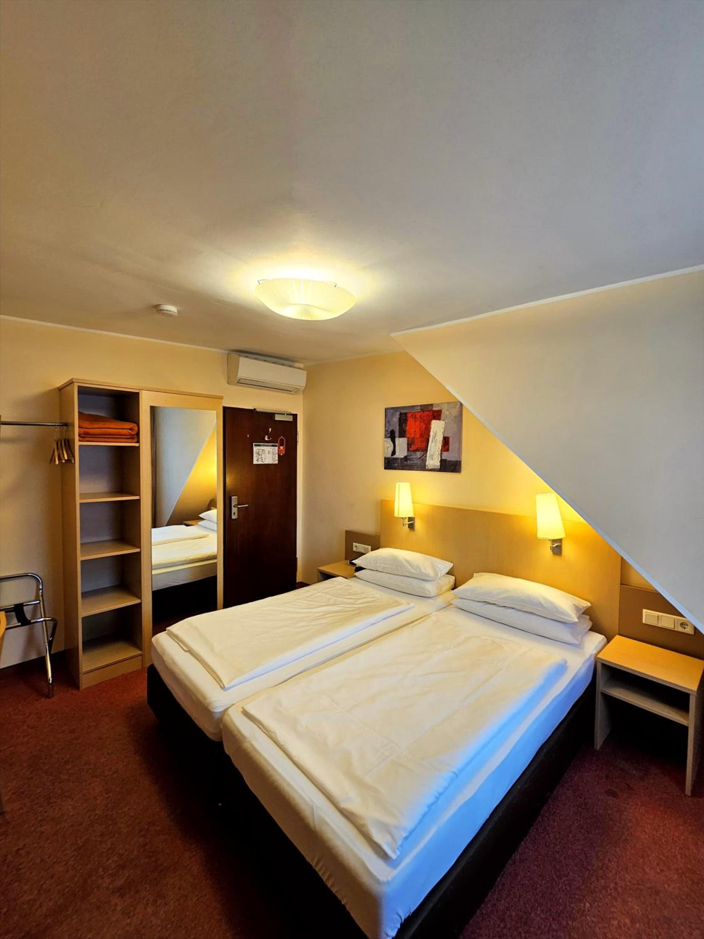 غرفة سوبيريور بسرير مزدوج أو سريرين منفصلين، Hotel Petersburg 5/7