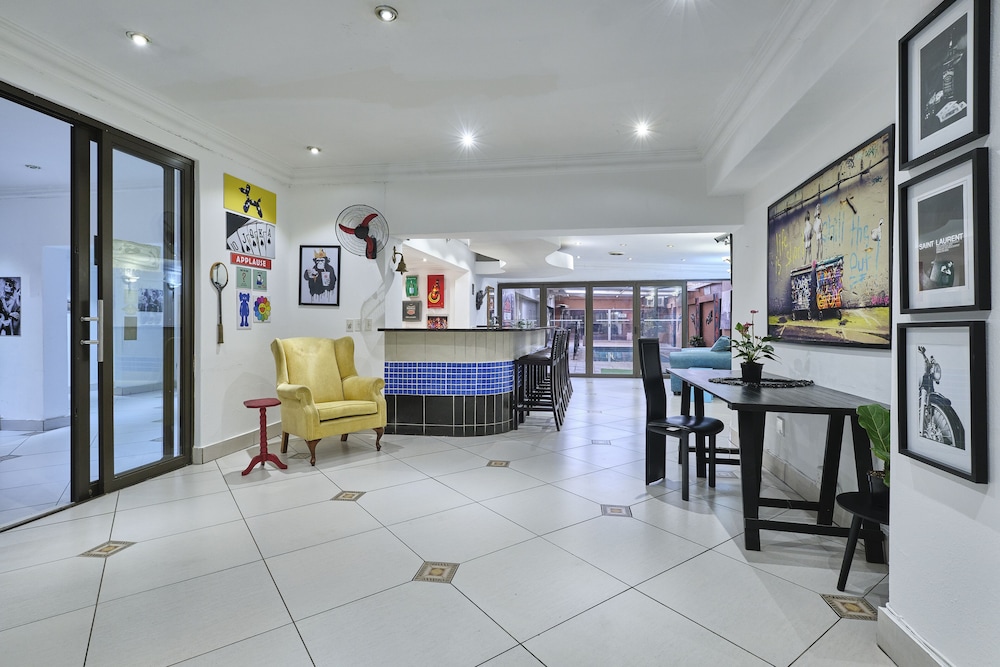 Inn & Out Sandton Park 7/37