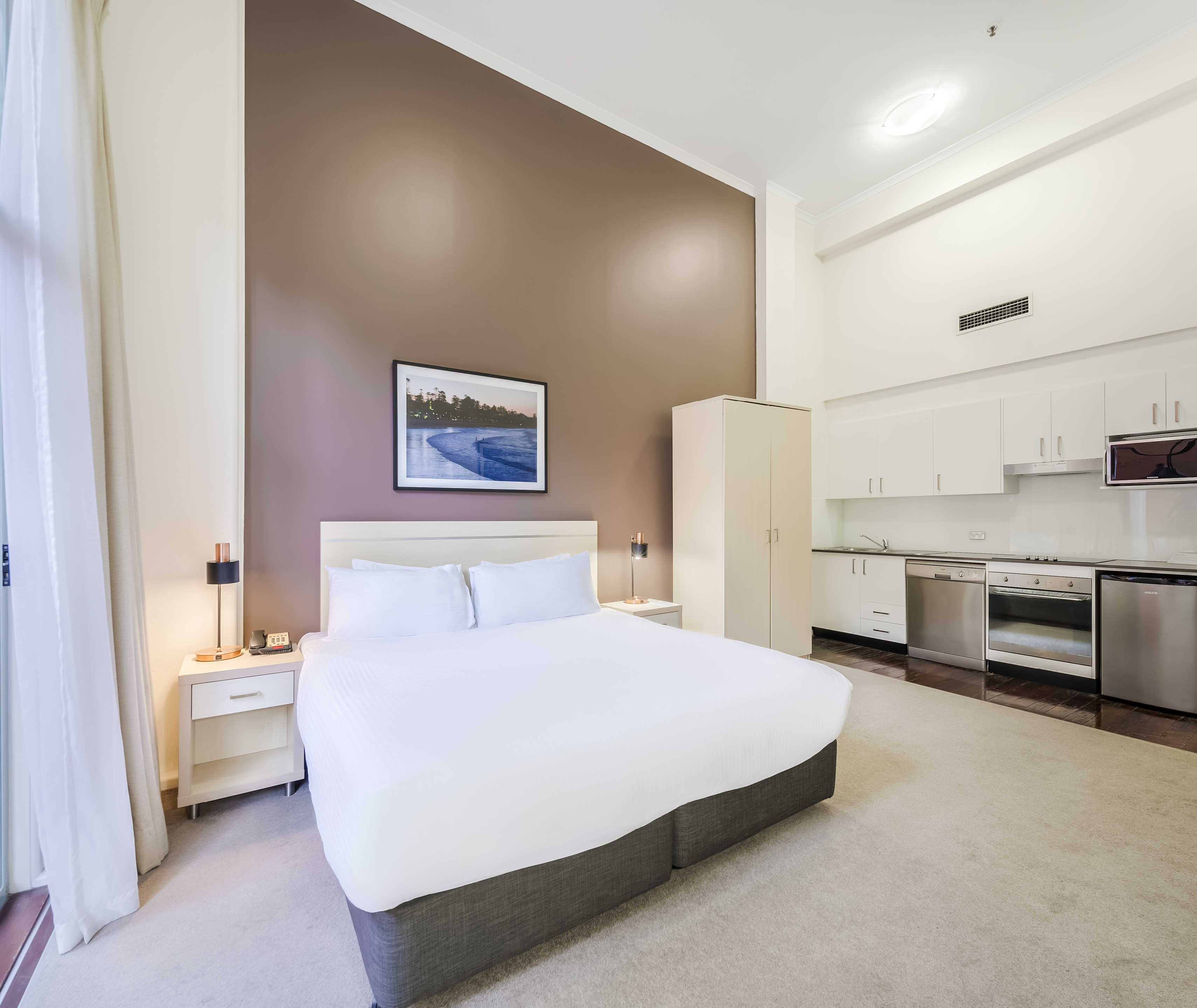 Studio, Apartment