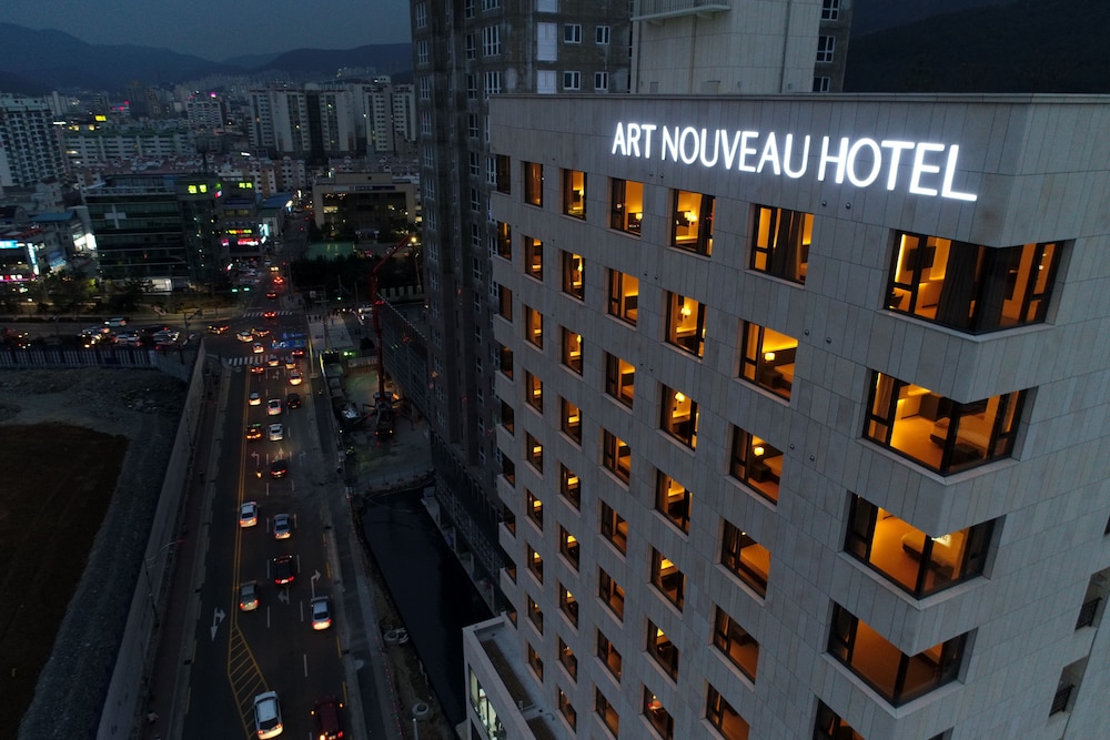 Artnouveau Suite Hotel 1/48