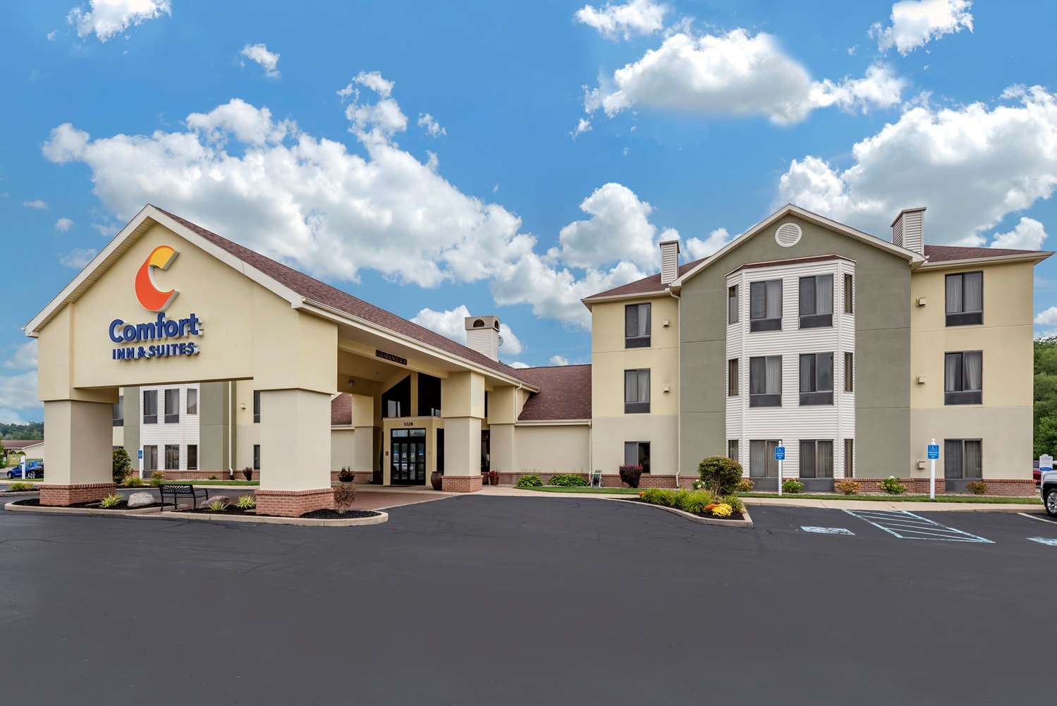 Comfort Inn & Suites Warsaw near US-30 41/44