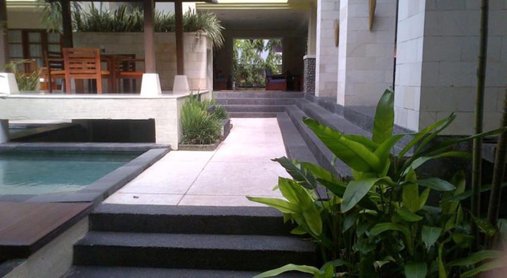 FOURTEEN ROSES BEACH HOTEL 22/62