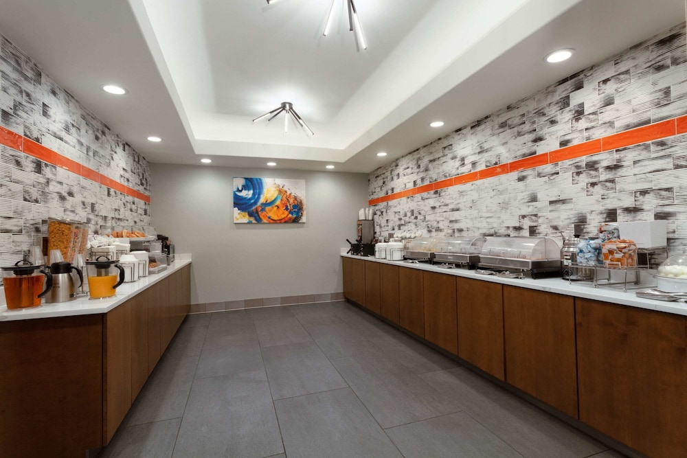 La Quinta Inn Suites By Wyndham Ft Myers Sanibel Gateway 15/58