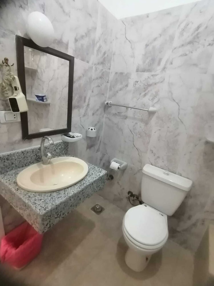 Rezeiky Hotel And Camp Luxor 47/50