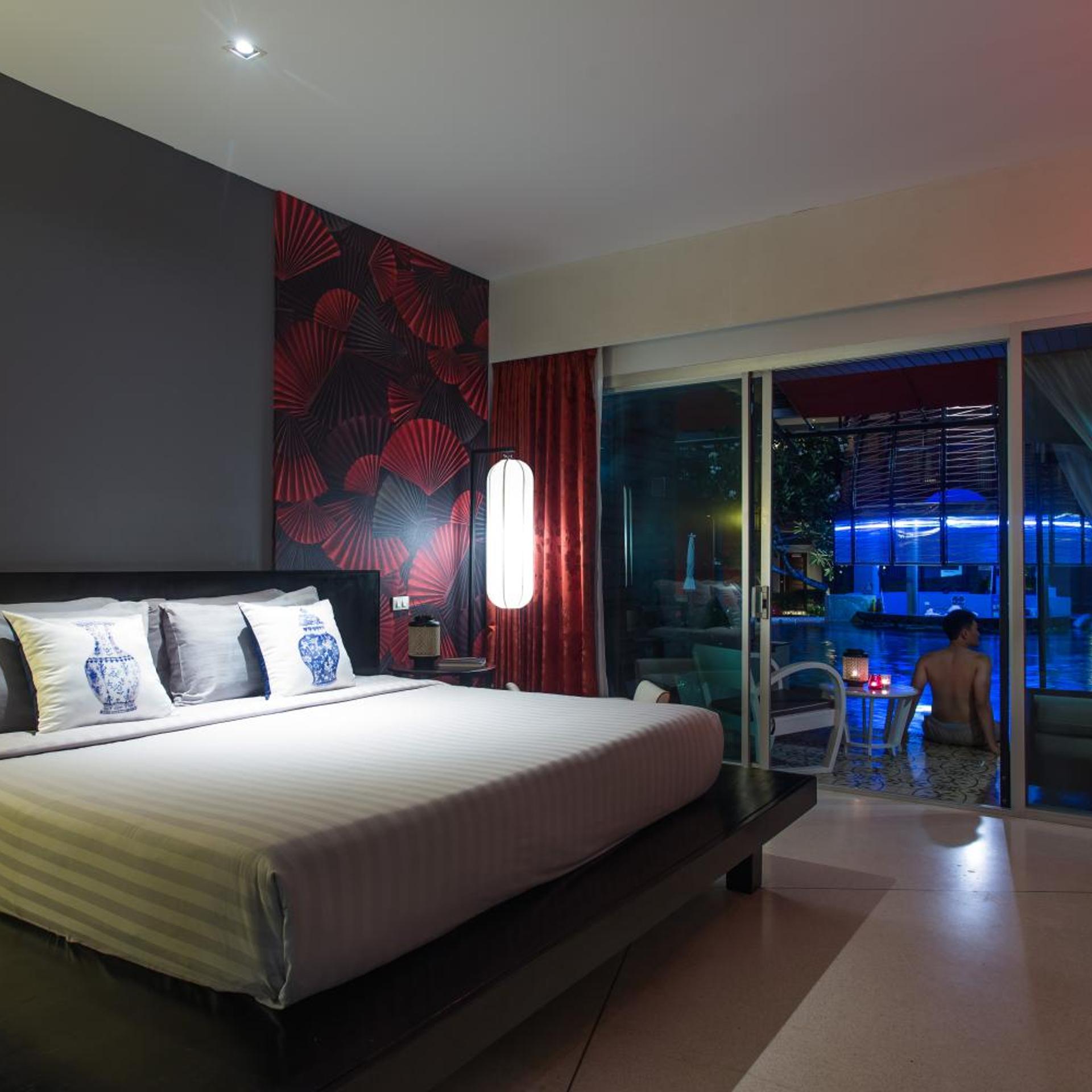 Deluxe, Double or Twin Bed, Pool Access