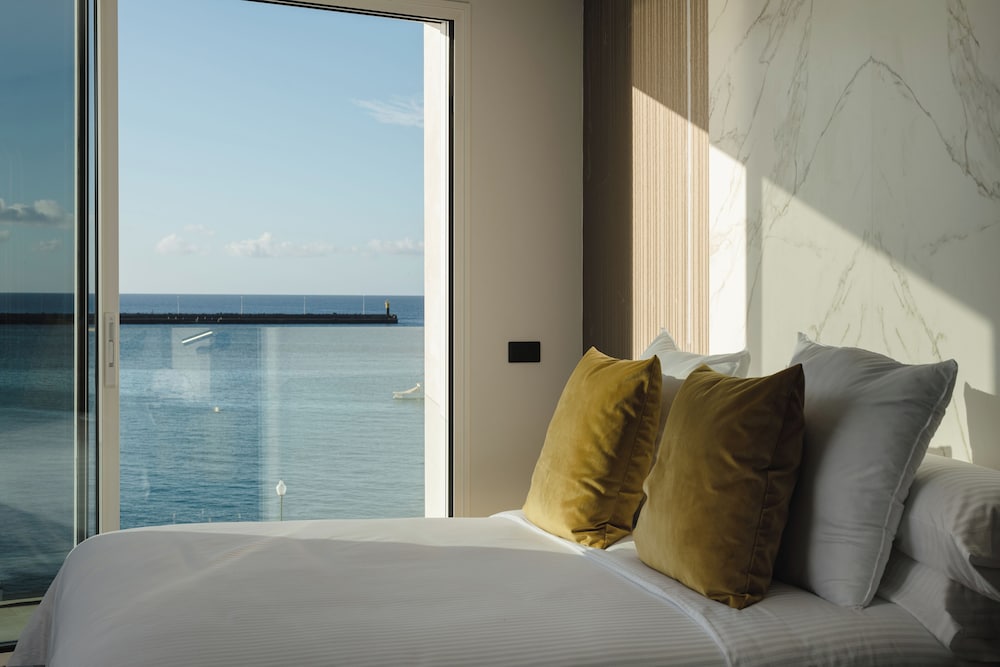 Blue Marina Suites 19/43