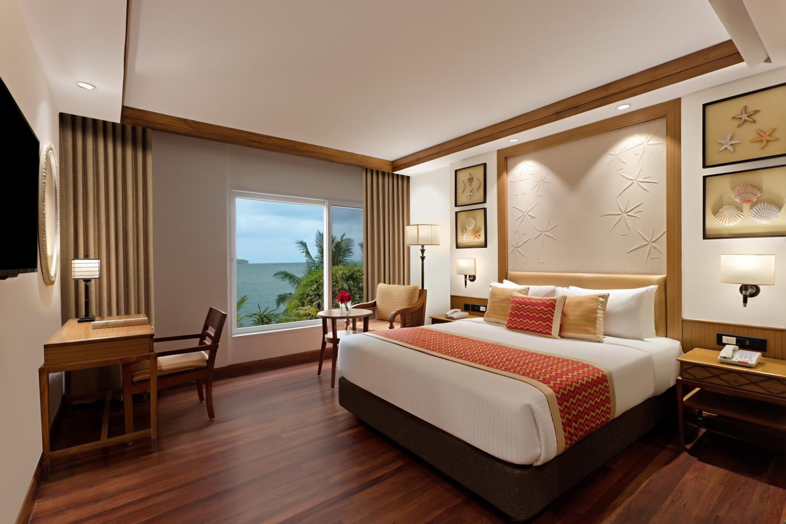 Superior Room, 1 Queen Bed, Bay View