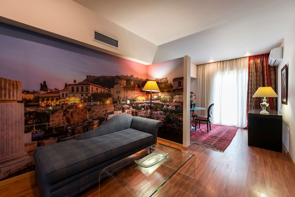 Best Western Plus Embassy Hotel 37/48