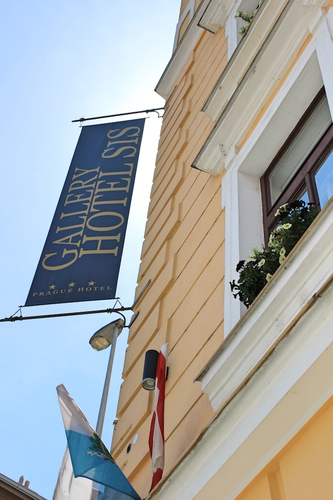 Gallery Hotel Sis 6/36