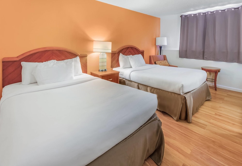 Econo Lodge Alliance 26/60