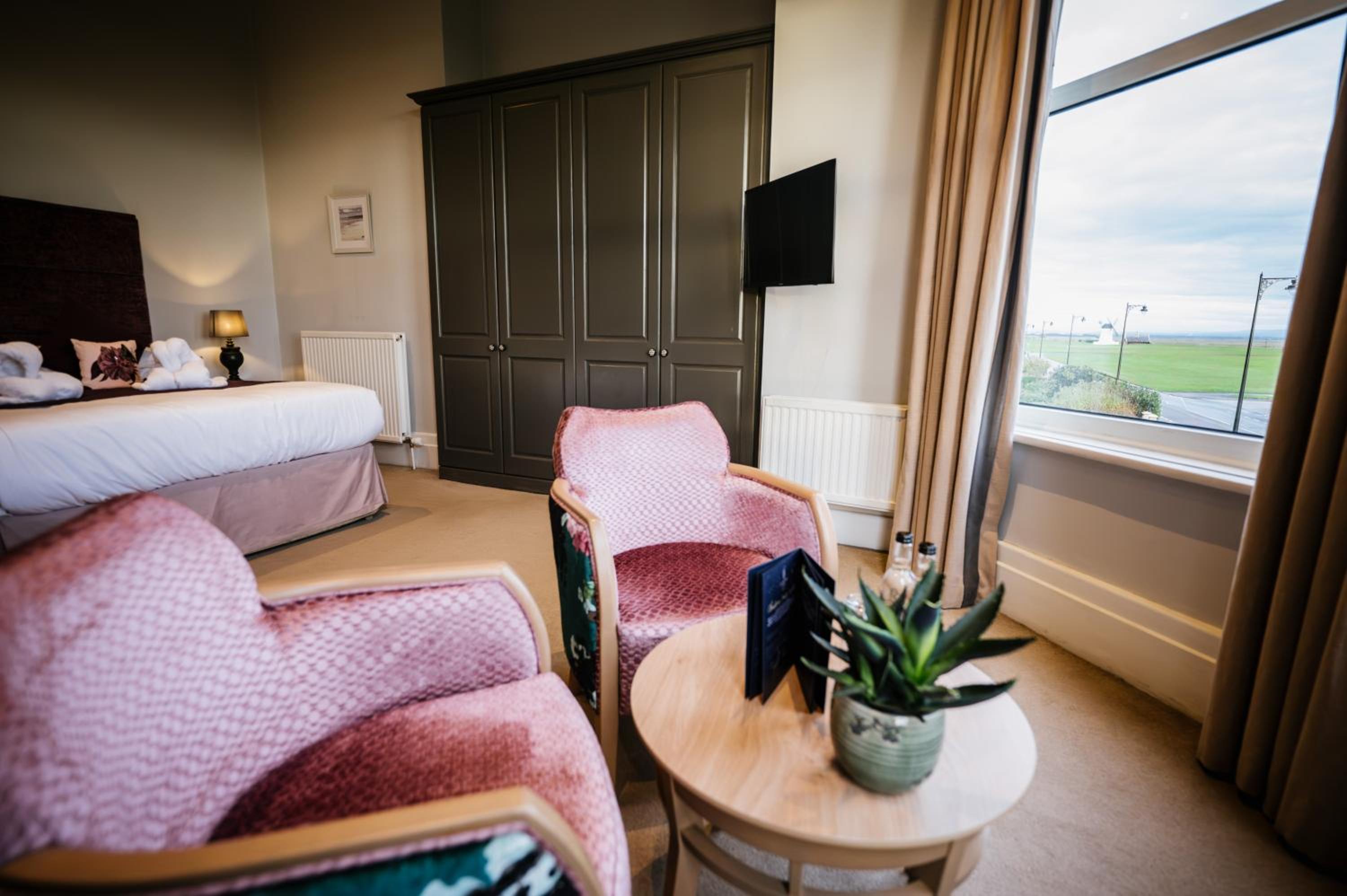 Clifton Arms Hotel 23/58